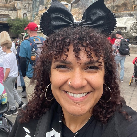 Meet your Posher, Michelle - Picture 2 of 5